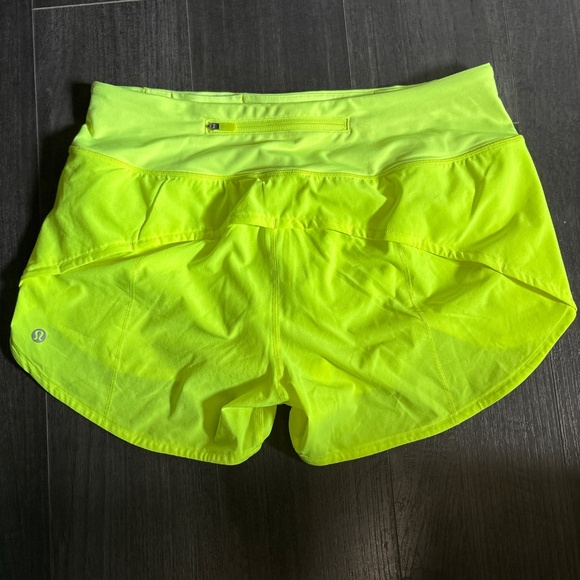 Lululemon speed up mid rise short 4” - Picture 2 of 2